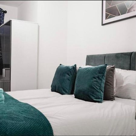 Two Bedrooms, Two Bath, Up To 3 Beds 1 Sofa - Slough Windsor Legoland Екстериор снимка