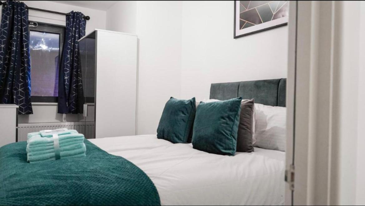 Two Bedrooms, Two Bath, Up To 3 Beds 1 Sofa - Slough Windsor Legoland Екстериор снимка