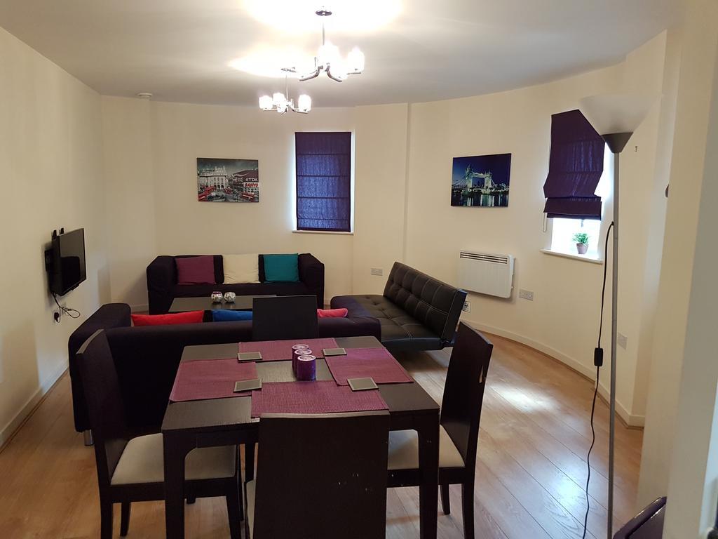 Two Bedrooms, Two Bath, Up To 3 Beds 1 Sofa - Slough Windsor Legoland Екстериор снимка