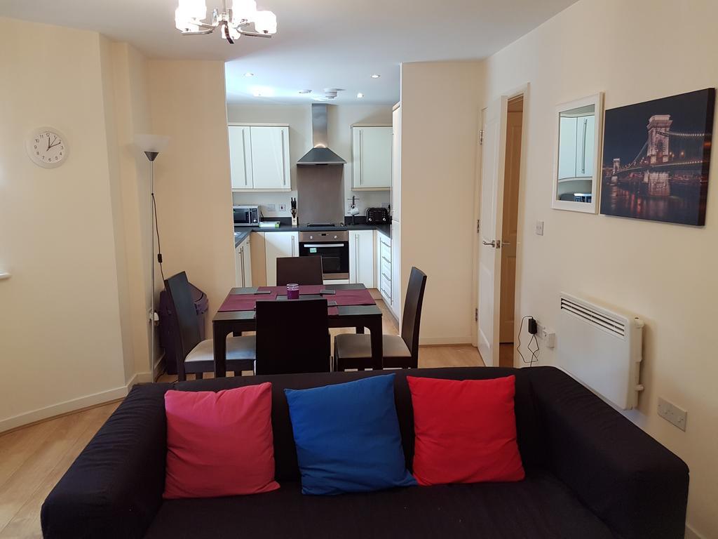 Two Bedrooms, Two Bath, Up To 3 Beds 1 Sofa - Slough Windsor Legoland Екстериор снимка