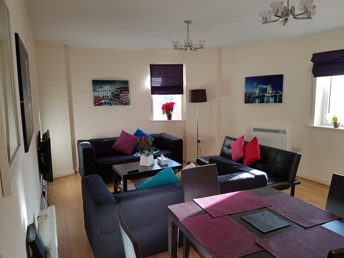 Two Bedrooms, Two Bath, Up To 3 Beds 1 Sofa - Slough Windsor Legoland Екстериор снимка